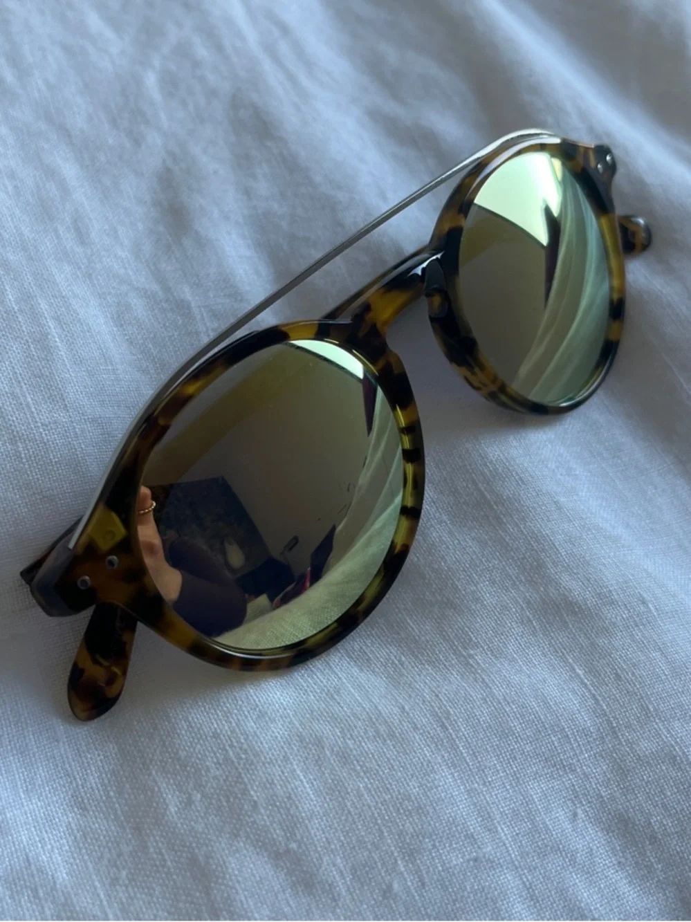 Madewell Tortoiseshell Round Sunglasses with Blue Lens